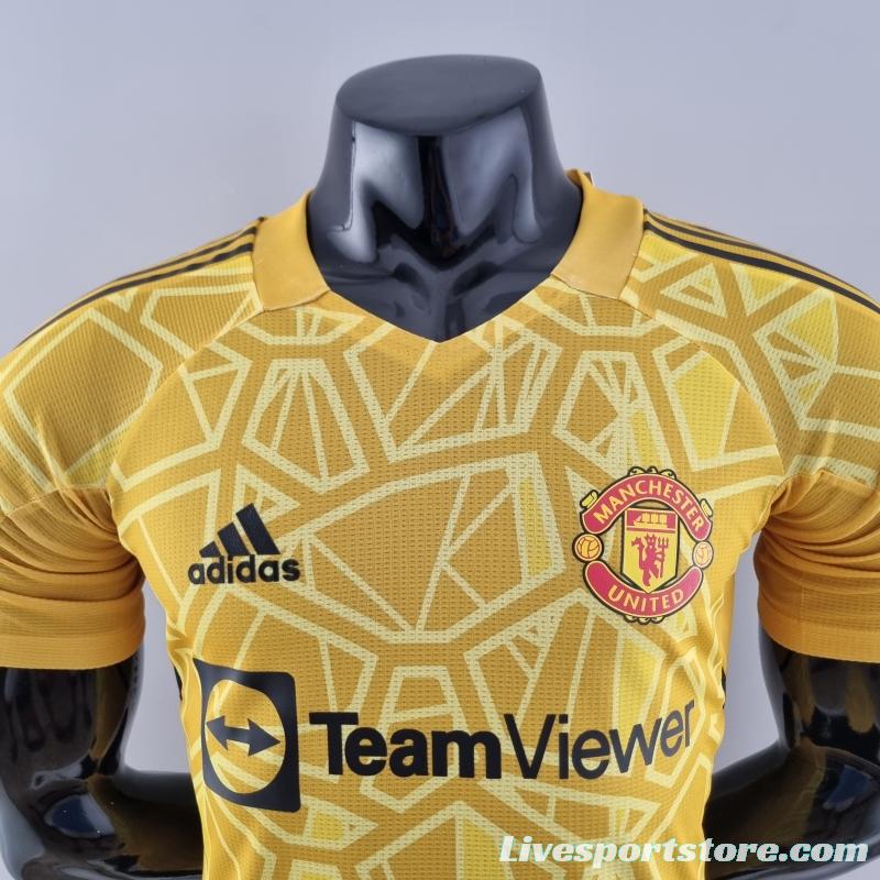 Player Version 22/23 Manchester United Yellow Goalkeeper